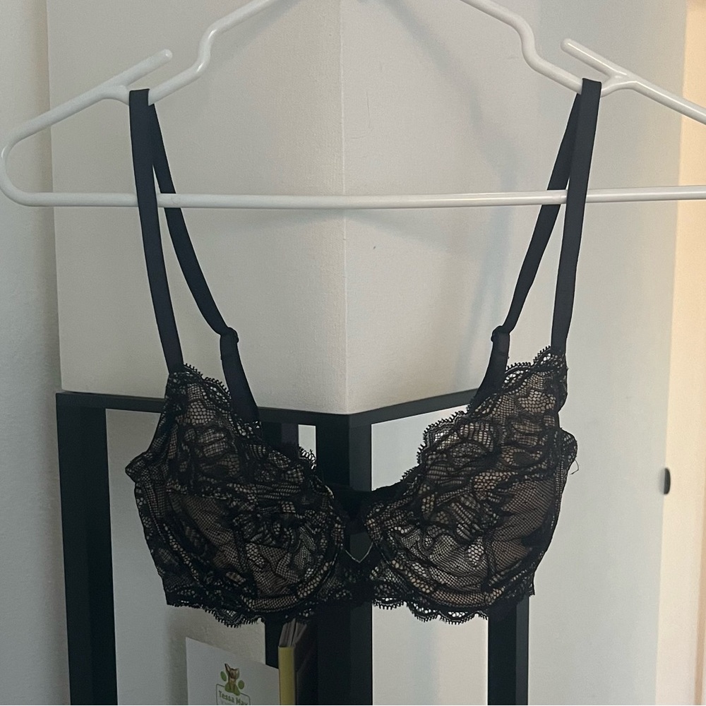 Calvin Klein race bra New. 32C